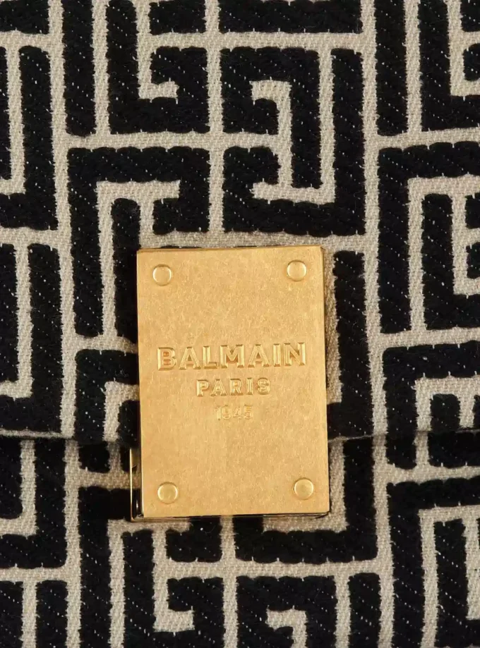 1945 Mjuk liten väska i canvas med monogram
