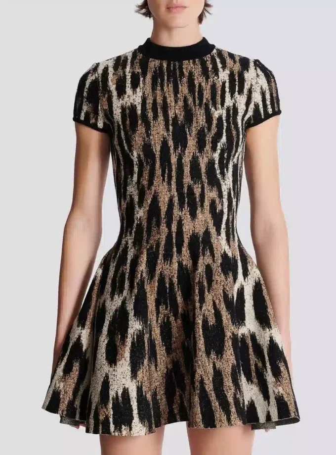 A-linjeformad jacquardklänning med leopardmönster