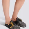 Anthem-mules i jacquardcanvas med PB-monogram
