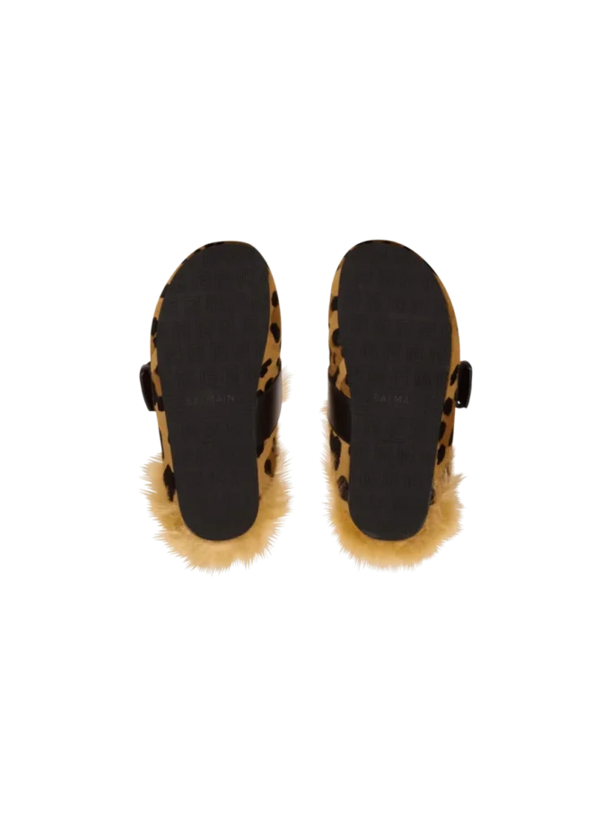 Anthem mules i ponnyläder med leopardmönster och fuskpäls Anthem mules i ponnyläder med leopardmönster och fuskpäls
