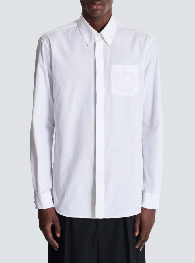 Balmain Écusson broderad poplinskjorta Balmain Écusson broderad poplinskjorta