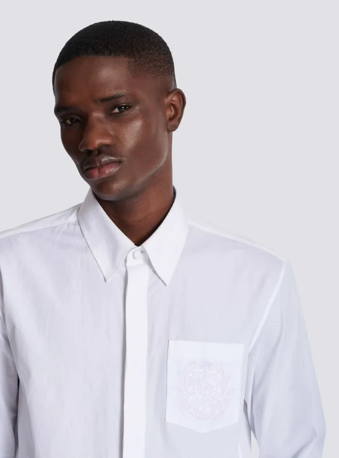Balmain Écusson broderad poplinskjorta Balmain Écusson broderad poplinskjorta