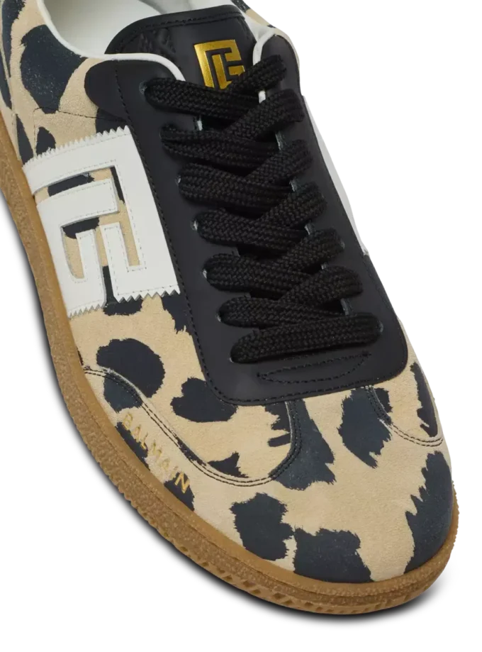 Balmain Swan sneakers i mocka med leopardmönster Balmain Swan sneakers i mocka med leopardmönster