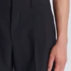 Bermudashorts i ull med insydda veck Bermudashorts i ull med insydda veck