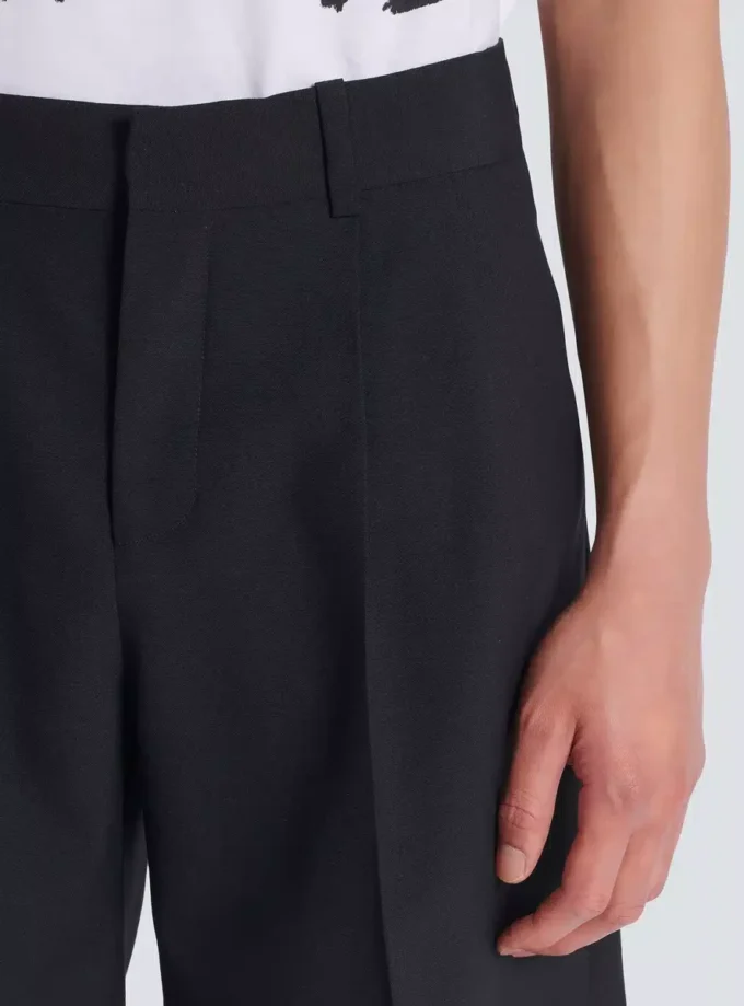 Bermudashorts i ull med insydda veck Bermudashorts i ull med insydda veck