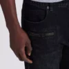 Bikerjeans i svart vintage-denim