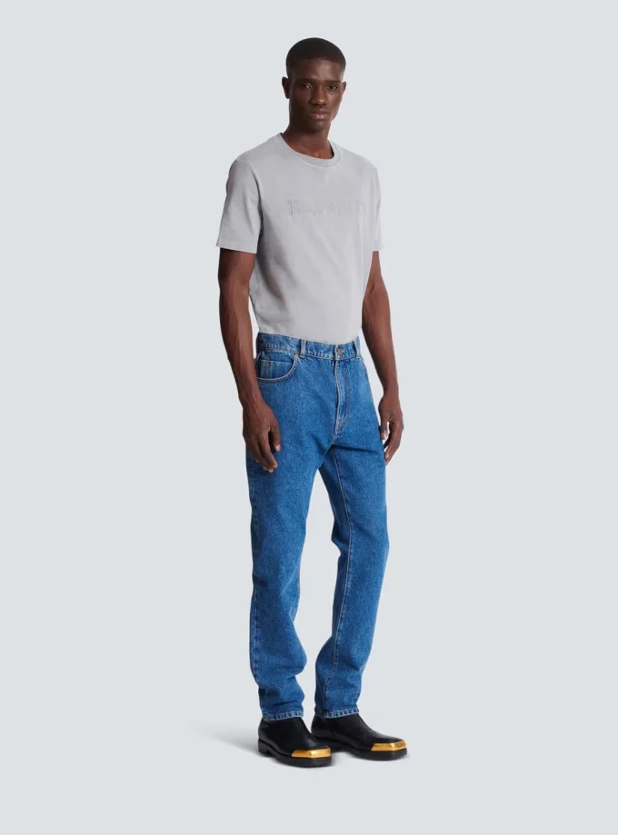 Blå jeans i rak modell Blå jeans i rak modell