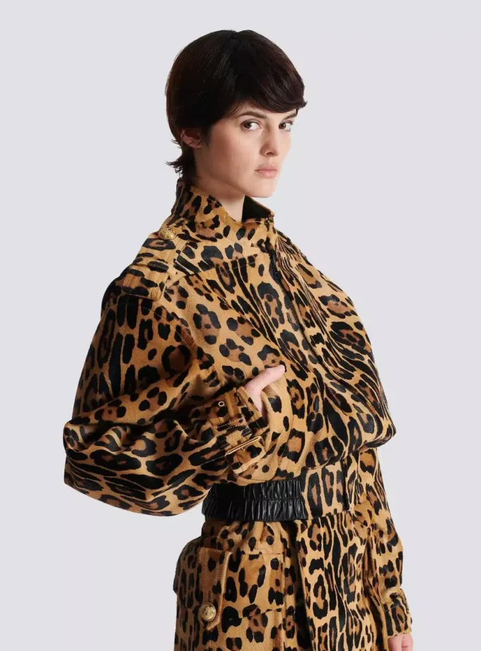 Bomberjacka i ponnyläder med leopardmönster