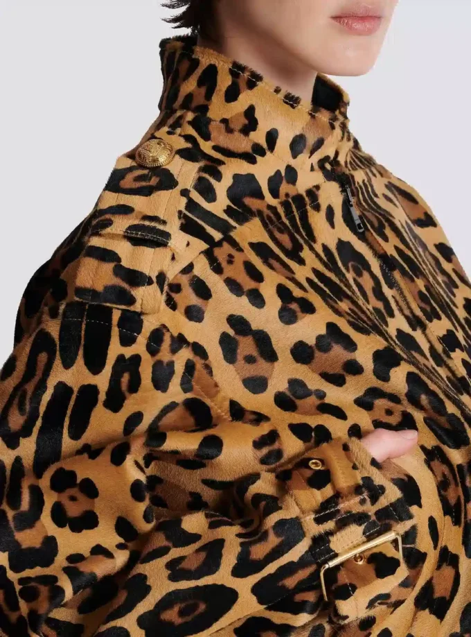 Bomberjacka i ponnyläder med leopardmönster