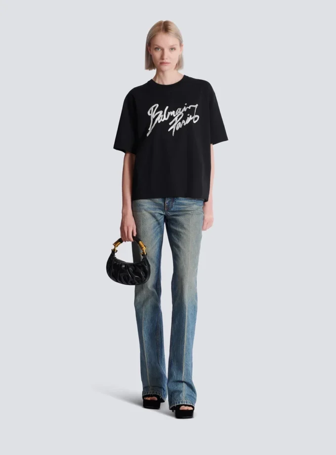 Boxig T-shirt med Balmain Paris Brush-tryck Boxig T-shirt med Balmain Paris Brush-tryck
