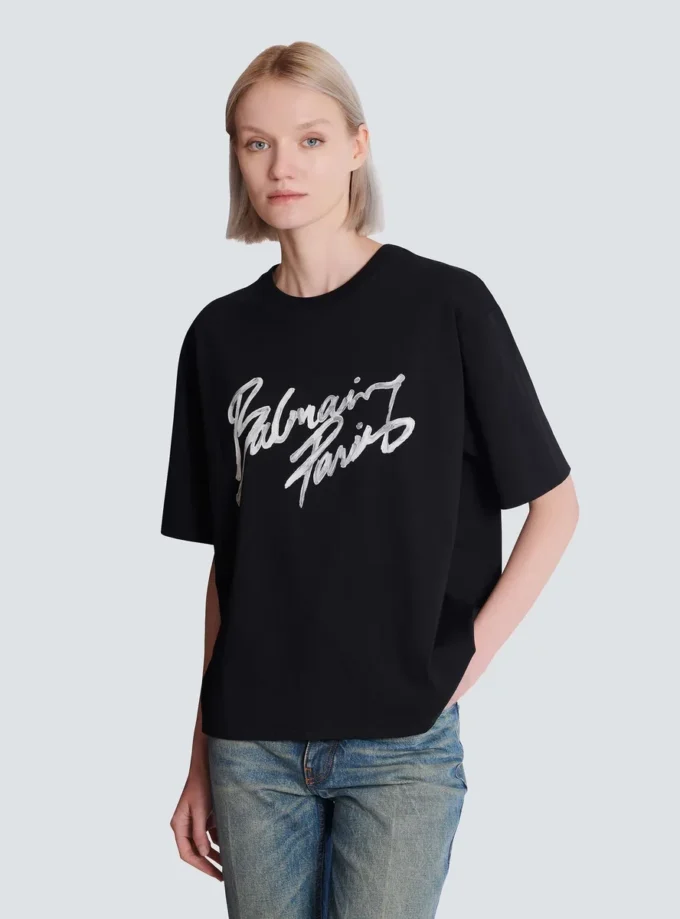 Boxig T-shirt med Balmain Paris Brush-tryck Boxig T-shirt med Balmain Paris Brush-tryck