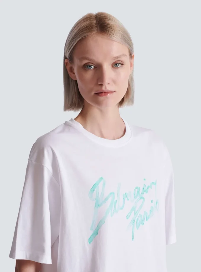 Boxig T-shirt med Balmain Paris Brush-tryck Boxig T-shirt med Balmain Paris Brush-tryck