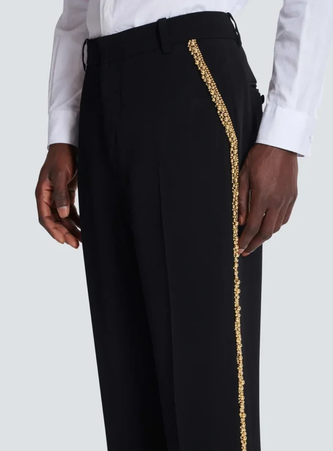 Broderade crepe-byxor med raka ben Broderade crepe-byxor med raka ben