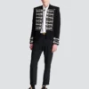 Crepe spencer-jacka med broderad frogging Crepe spencer-jacka med broderad frogging