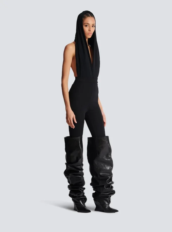 Drapad bodysuit med huva