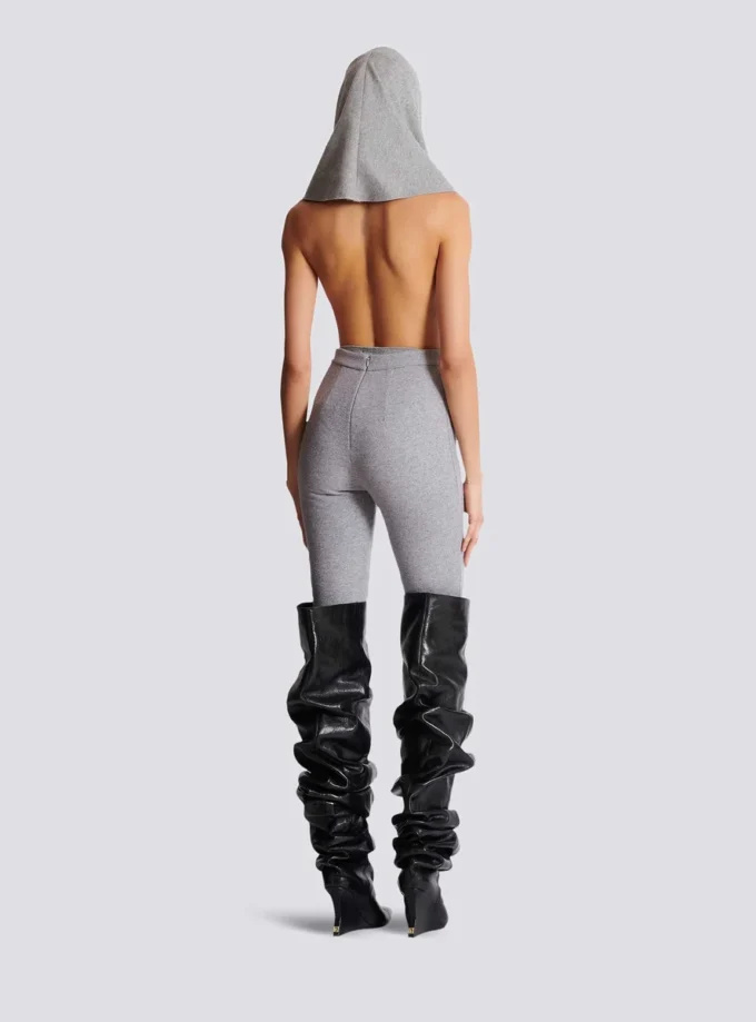 Drapad bodysuit med huva