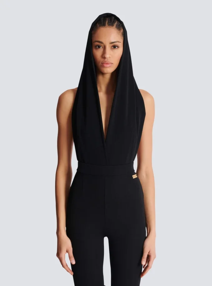 Drapad bodysuit med huva