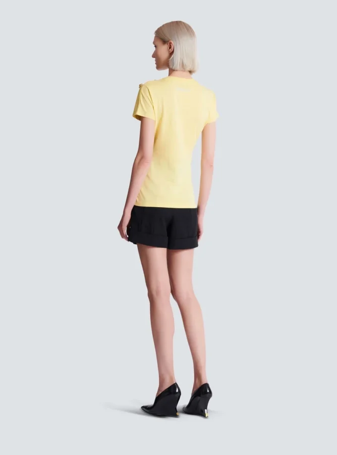 Drapierad T-shirt med knappar