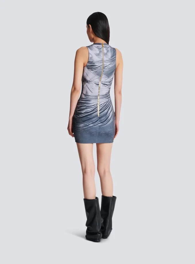 Halterneck-klänning med draperad trompe-l’œil-strass Halterneck-klänning med draperad trompe-l’œil-strass