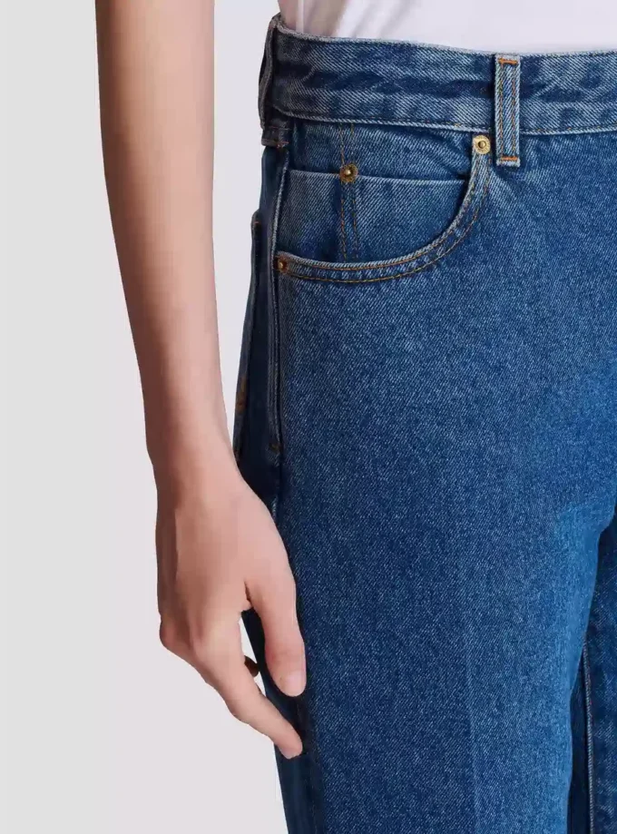 Jeans med raka ben