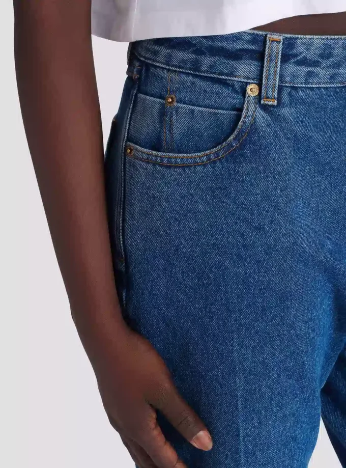 Jeans med raka ben