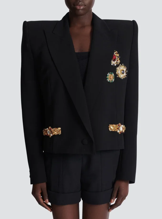 Kort broderad jacka