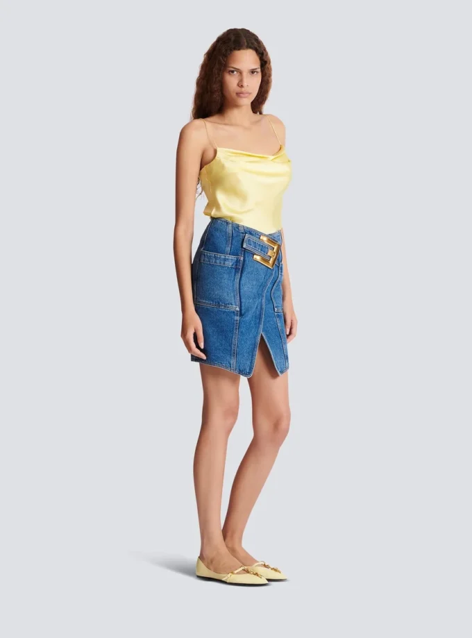 Kort denimkjol med bälte Kort denimkjol med bälte