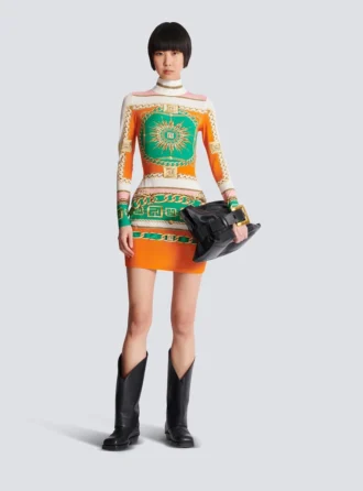 Kort, figurnära klänning med tryck och Balmain Foulard-mönster