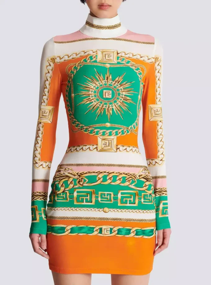 Kort, figurnära klänning med tryck och Balmain Foulard-mönster Kort, figurnära klänning med tryck och Balmain Foulard-mönster