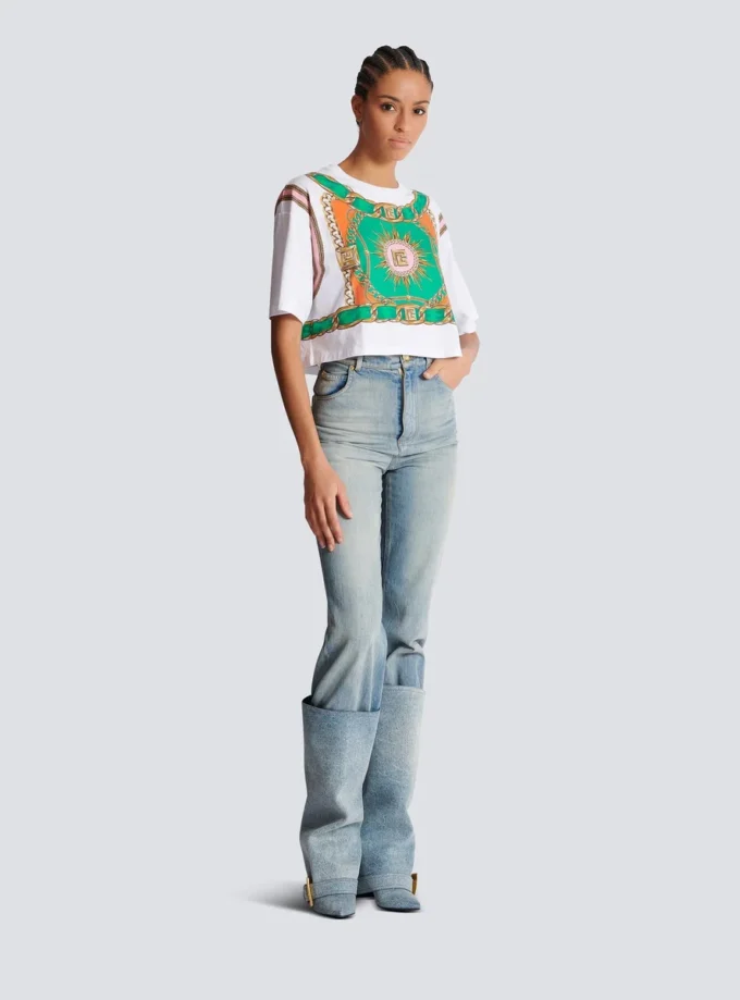 Kort T-shirt med Balmain Foulard-tryck Kort T-shirt med Balmain Foulard-tryck