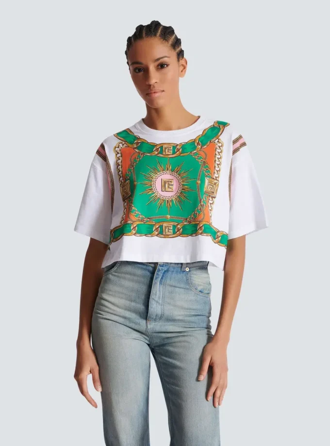 Kort T-shirt med Balmain Foulard-tryck Kort T-shirt med Balmain Foulard-tryck