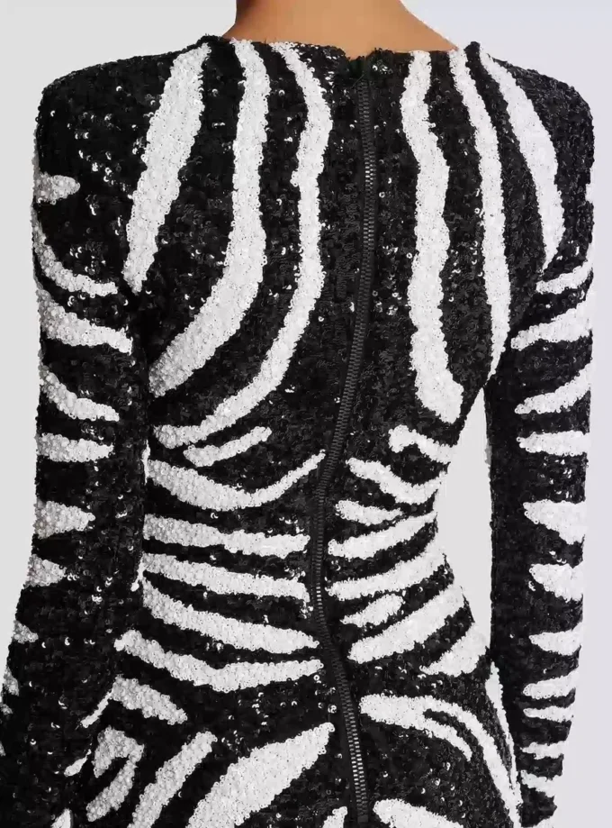 Kort tvåfärgad zebra-paljettklänning Kort tvåfärgad zebra-paljettklänning