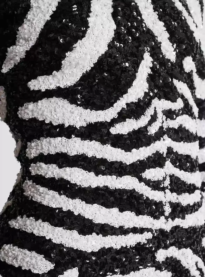 Kort tvåfärgad zebra-paljettklänning Kort tvåfärgad zebra-paljettklänning