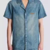 Kortärmad pyjamas skjorta i blekt denim