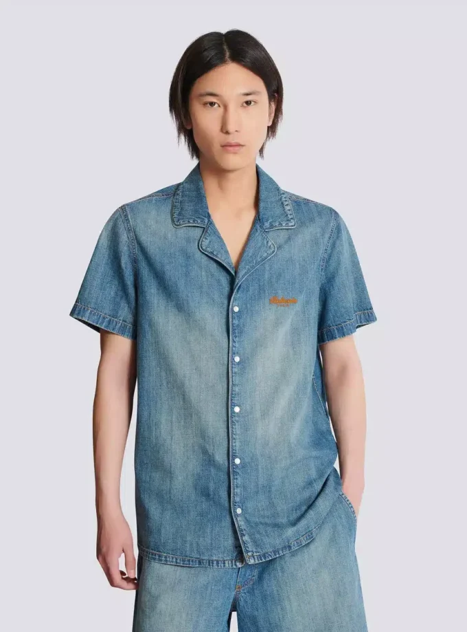 Kortärmad pyjamas skjorta i blekt denim