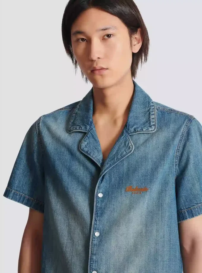 Kortärmad pyjamas skjorta i blekt denim