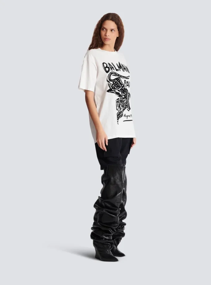 Kortärmad T-shirt med leopardmönster Kortärmad T-shirt med leopardmönster