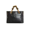 Liten 1945 Mjuk totebag i krackelerat kalvskinn Liten 1945 Mjuk totebag i krackelerat kalvskinn