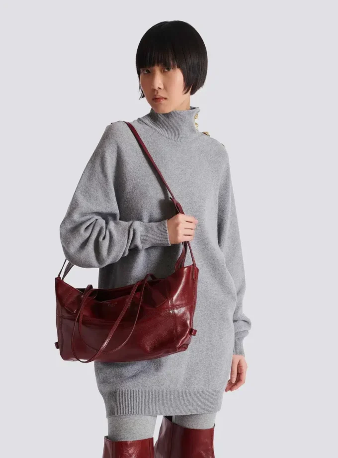 Liten Track Zips-väska i kalvskinn Liten Track Zips-väska i kalvskinn