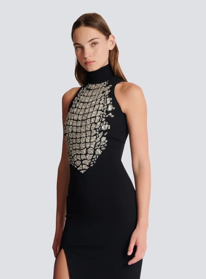 Lång broderad klänning med slits Lång broderad klänning med slits