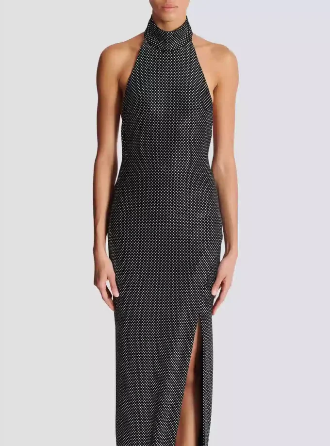 Lång sammetsklänning med halterneck och strass Lång sammetsklänning med halterneck och strass