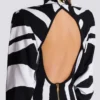 Lång stickad klänning med zebraintarsia Lång stickad klänning med zebraintarsia