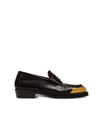 Loafers i glansigt läder med fyrkantig tå