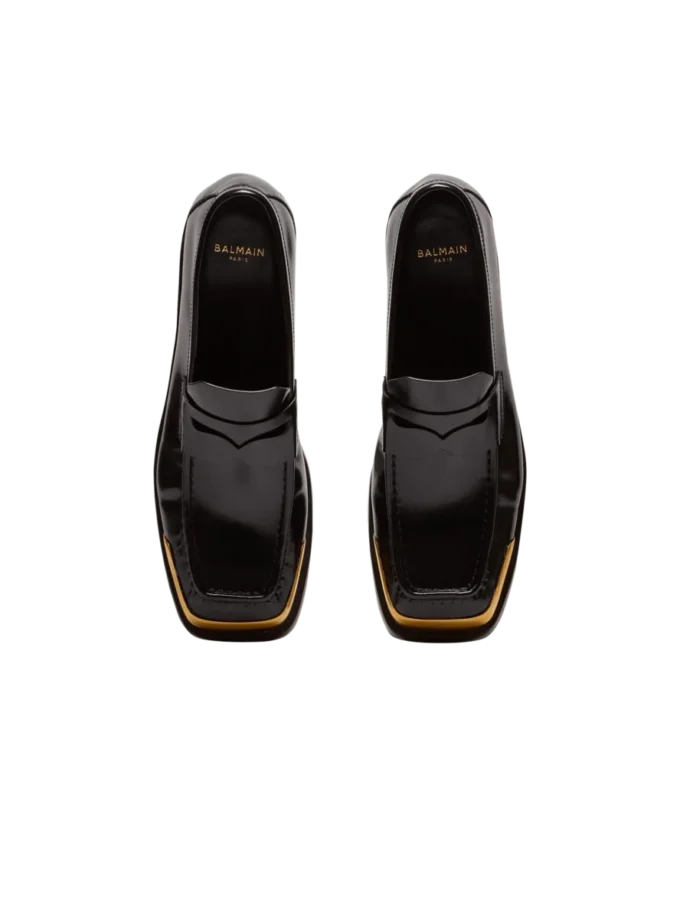 Loafers i glansigt läder med fyrkantig tå Loafers i glansigt läder med fyrkantig tå