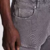 Löst sittande cargojeans i denim