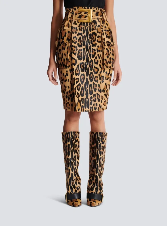 Midikjol i läder i ponnystil med leopardmönster Midikjol i läder i ponnystil med leopardmönster