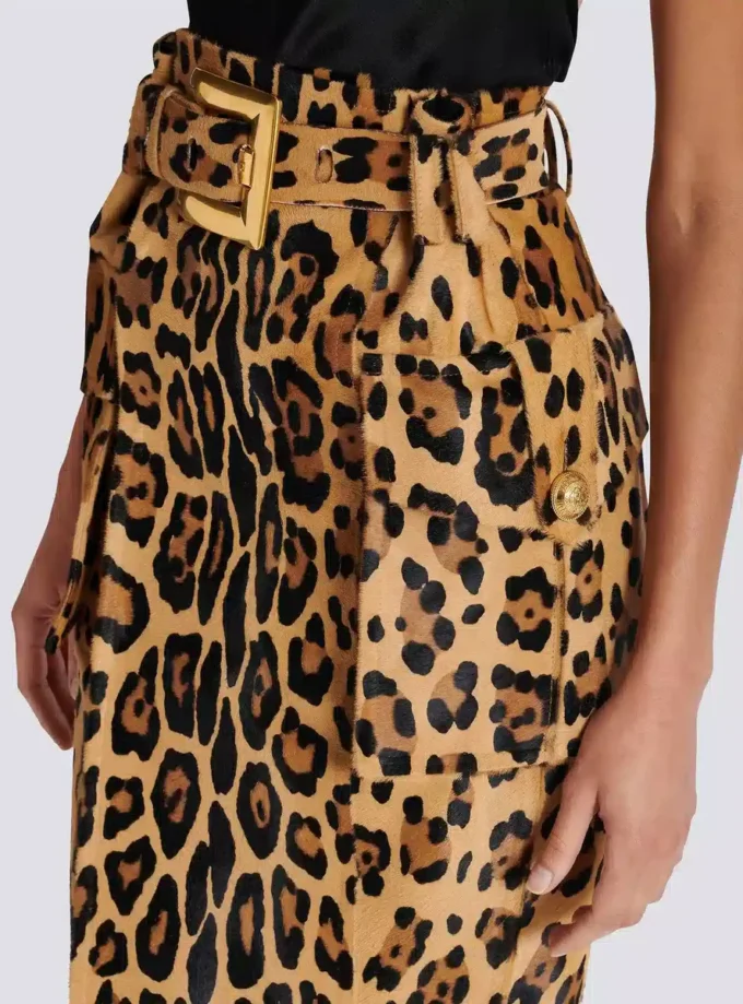 Midikjol i läder i ponnystil med leopardmönster Midikjol i läder i ponnystil med leopardmönster