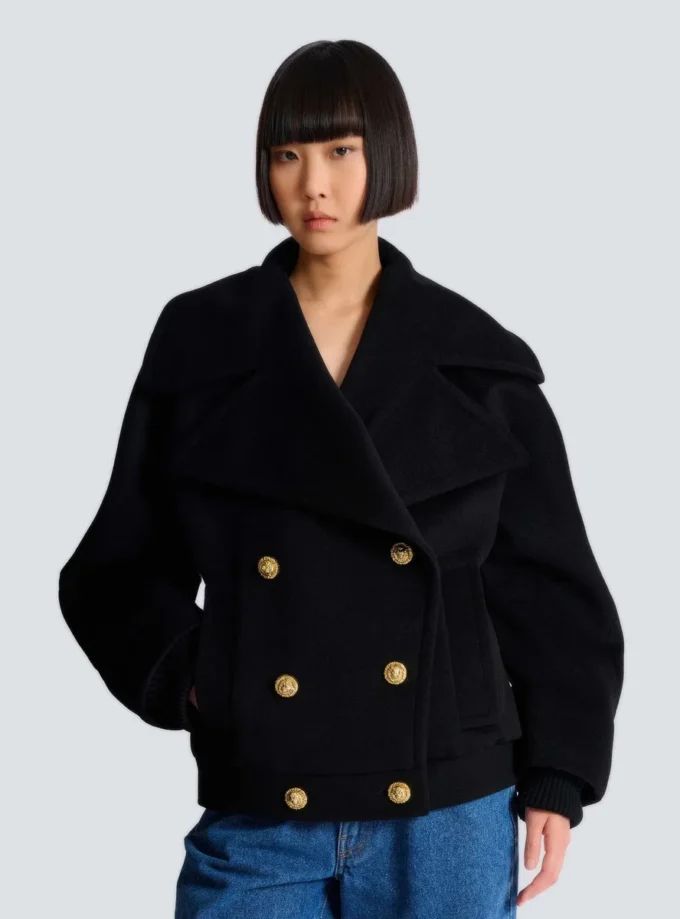 Pea coat i ull med 4 knappar Pea coat i ull med 4 knappar