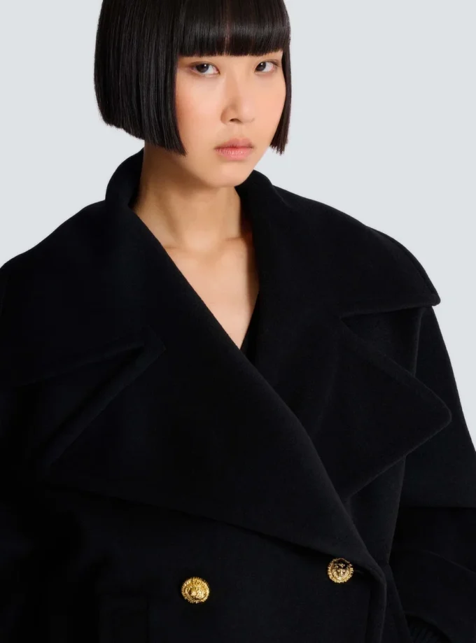 Pea coat i ull med 4 knappar Pea coat i ull med 4 knappar