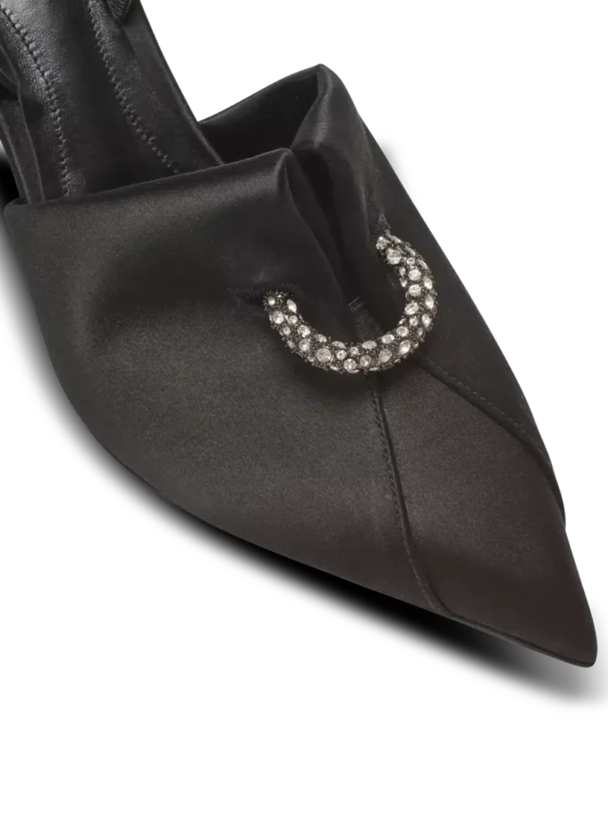 Satin-slingbacks med piercing